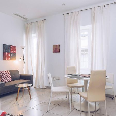 2Br And 2Ba In The Zoko Cozy And Convenient Apartment Gibraltar Bagian luar foto