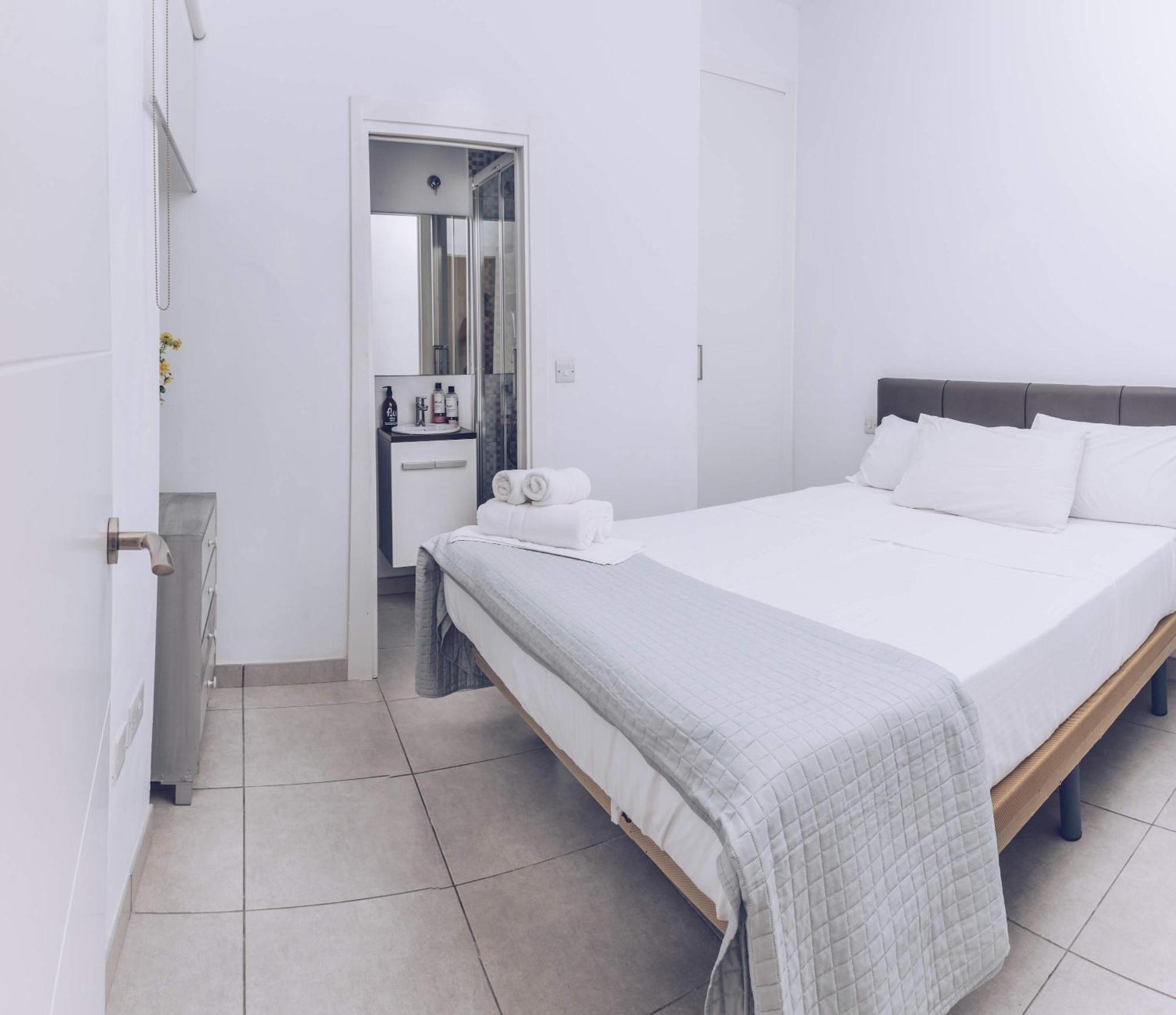 2Br And 2Ba In The Zoko Cozy And Convenient Apartment Gibraltar Bagian luar foto