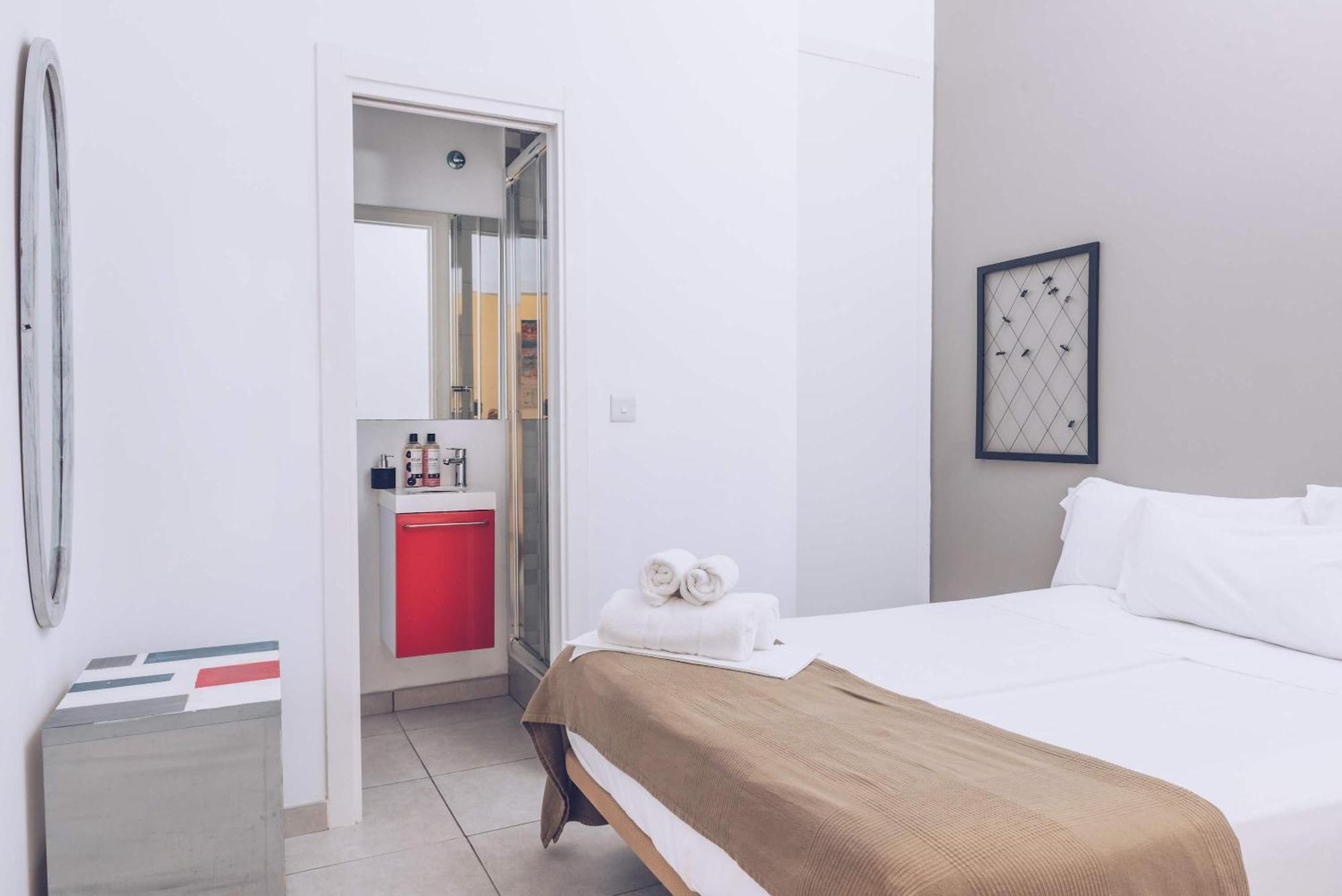 2Br And 2Ba In The Zoko Cozy And Convenient Apartment Gibraltar Bagian luar foto