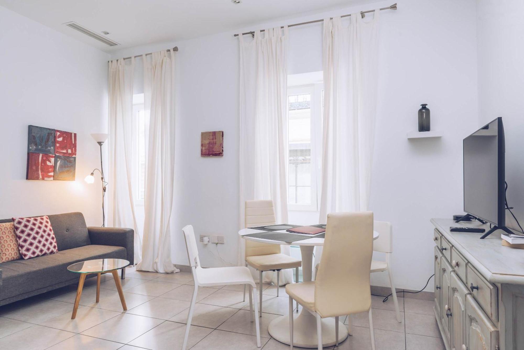 2Br And 2Ba In The Zoko Cozy And Convenient Apartment Gibraltar Bagian luar foto